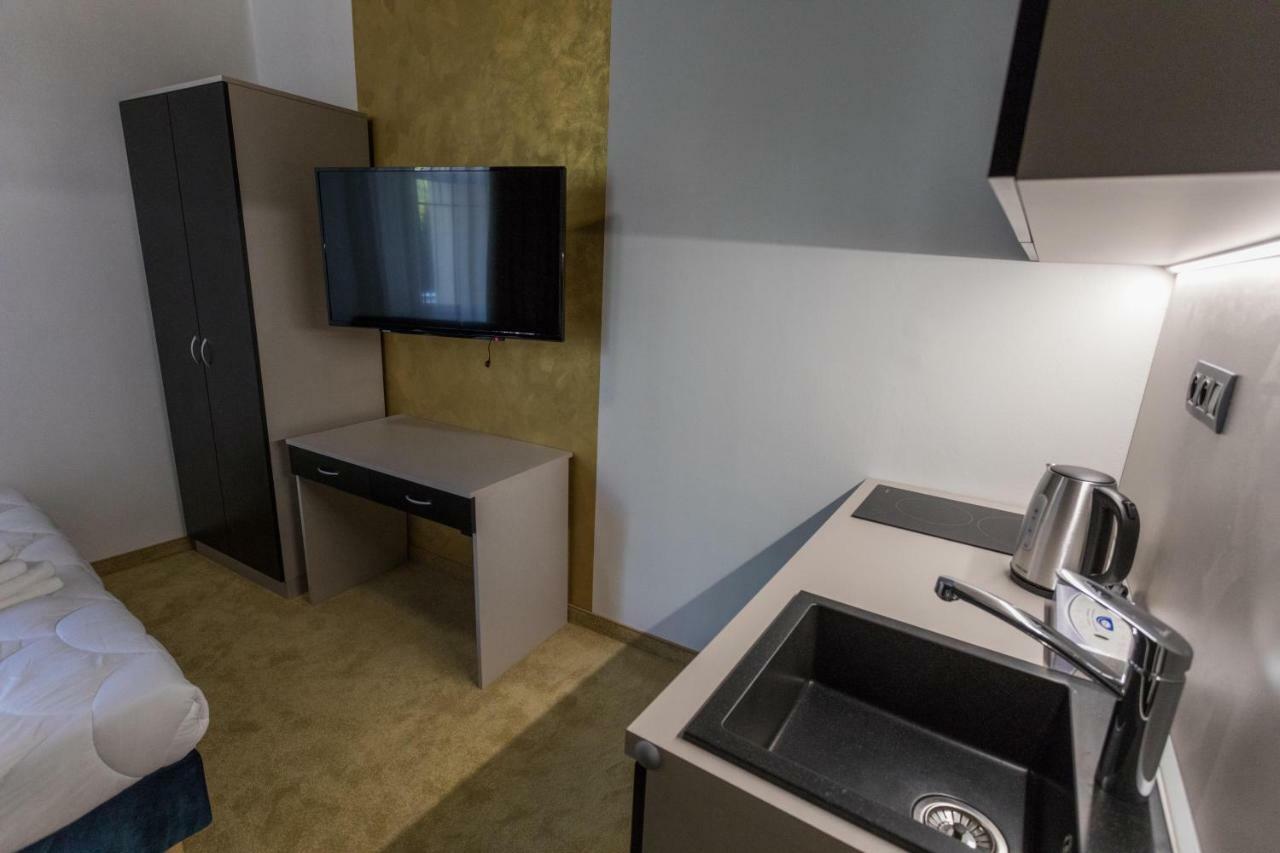 Apart Hotel Golden Apartments Kosice Exterior photo