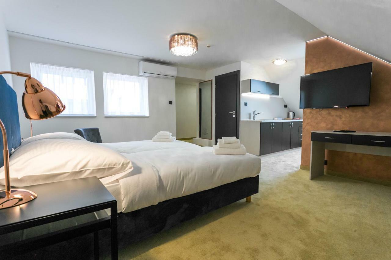 Apart Hotel Golden Apartments Kosice Exterior photo