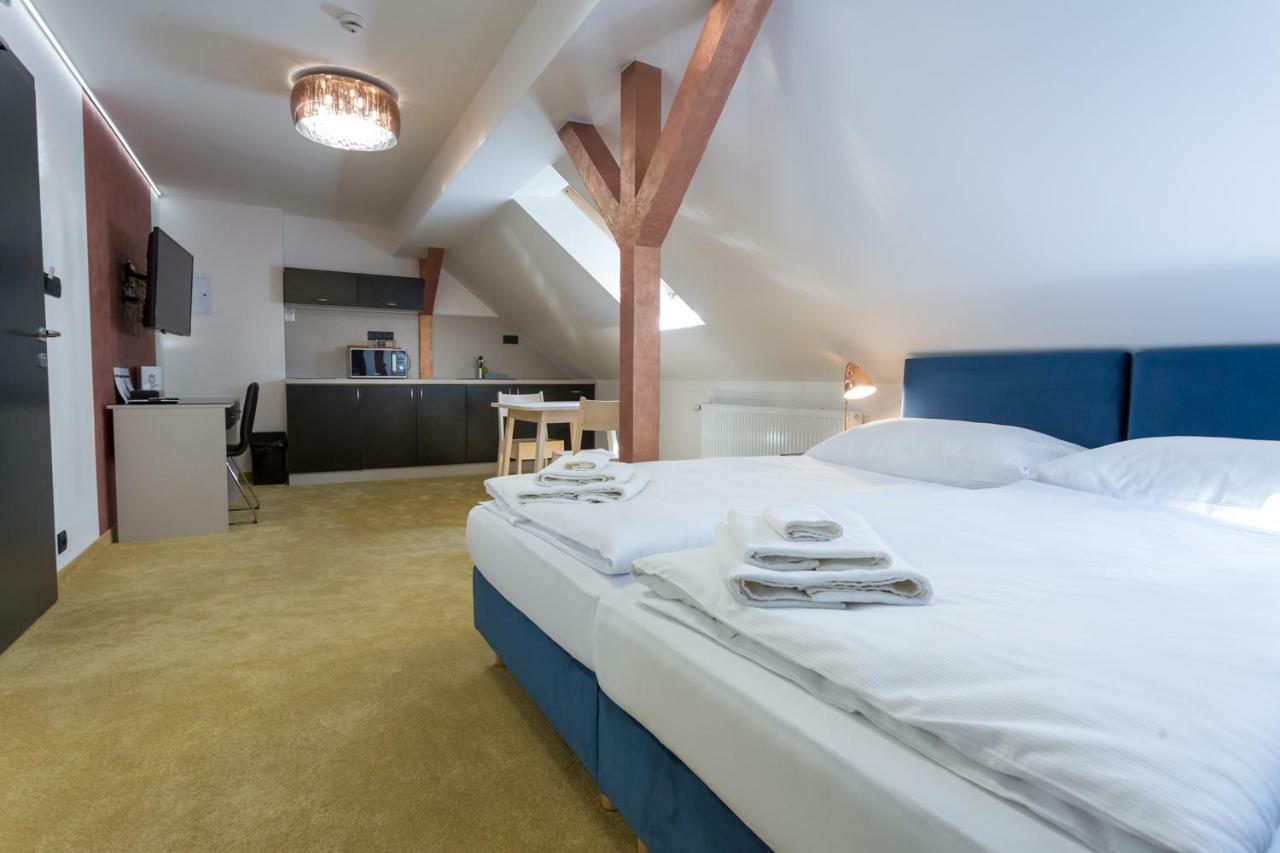 Apart Hotel Golden Apartments Kosice Exterior photo