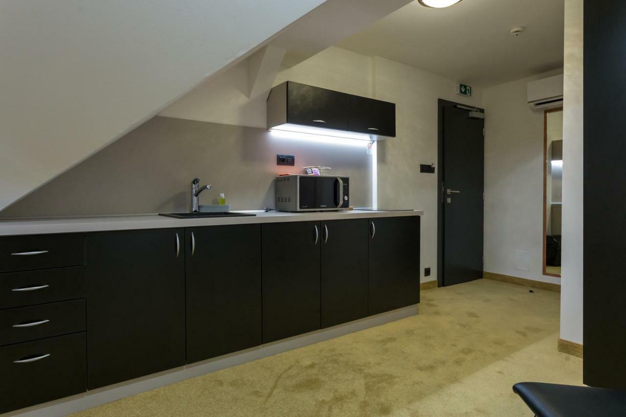 Apart Hotel Golden Apartments Kosice Exterior photo